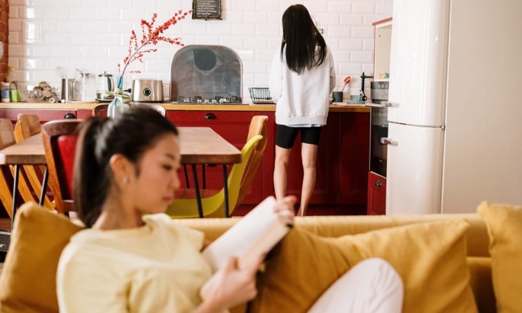 How To Smoke Weed Discreetly When Living With Others