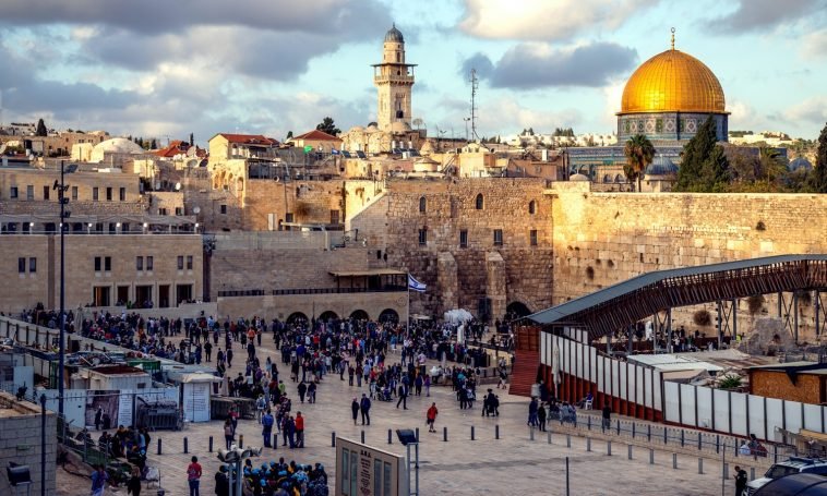 Drone Makes It Rain Marijuana To Protest Cannabis Laws In Israel Drone Makes It Rain Marijuana To Protest Cannabis Laws In Israel