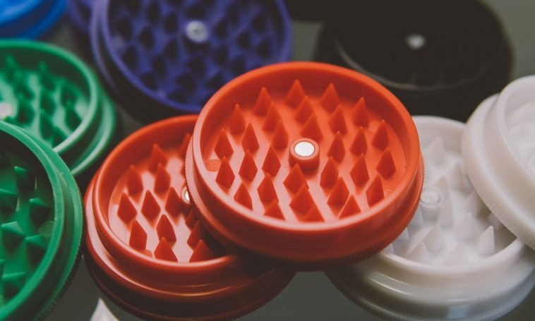 Here's Why You Using A Weed Grinder Is A No-Brainer Here's Why You Using A Weed Grinder Is A No-Brainer